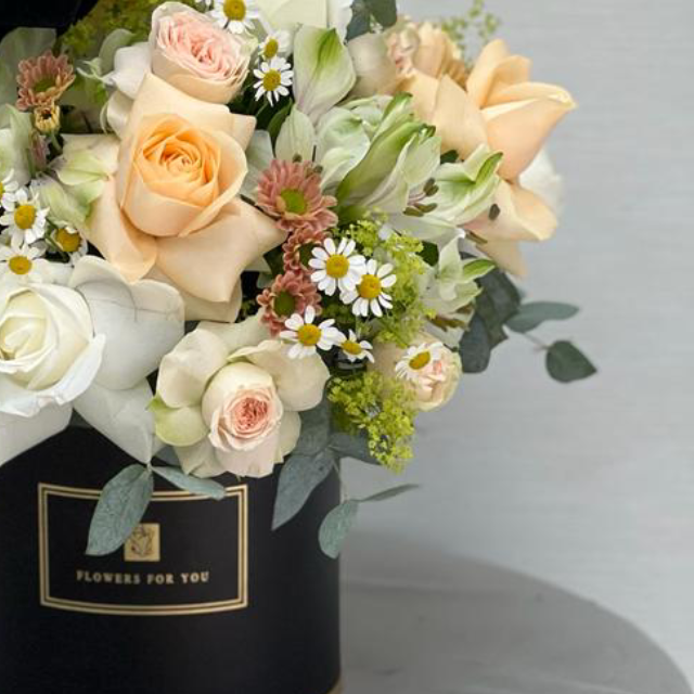 JENEEN FLOWERS flowers Viti's Classic Box