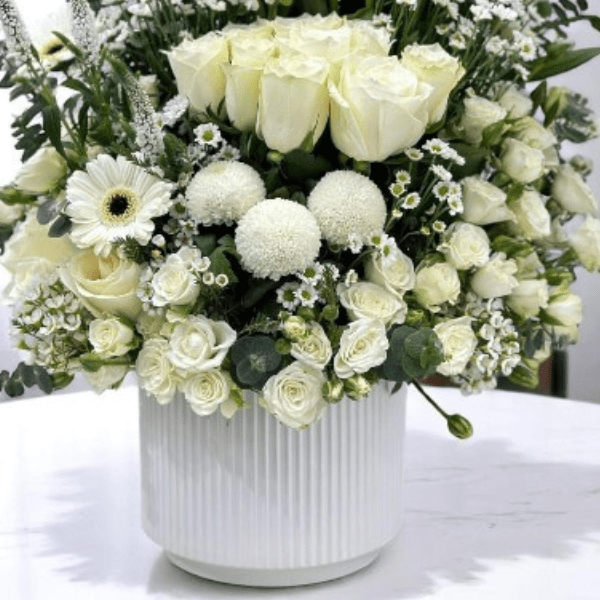 JENEEN FLOWERS FLOWERS VASE Metula white ceramic