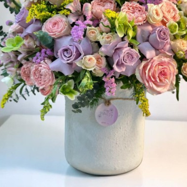 JENEEN FLOWERS FLOWERS VASE Purple vase