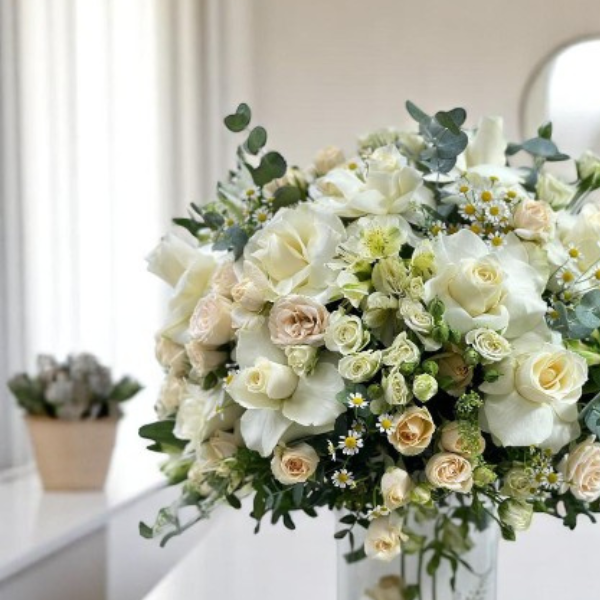 JENEEN FLOWERS flowers WHITE AND PEACH