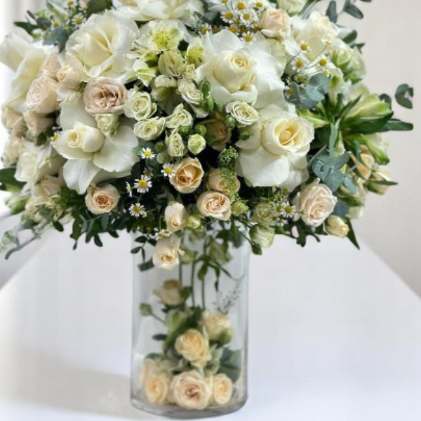 JENEEN FLOWERS flowers WHITE AND PEACH